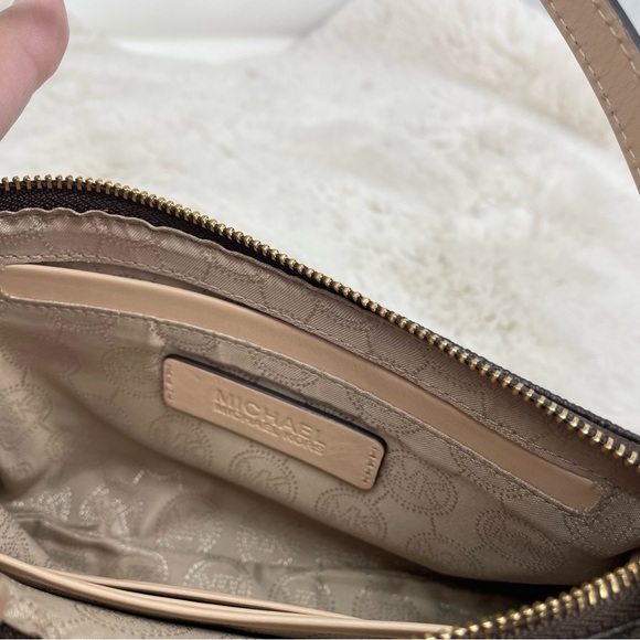 Michael Kors Jet Set Large Wristlet Brown - Picture 5 of 12